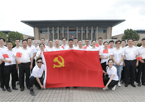 优秀党支部——人生就是搏二建党支部